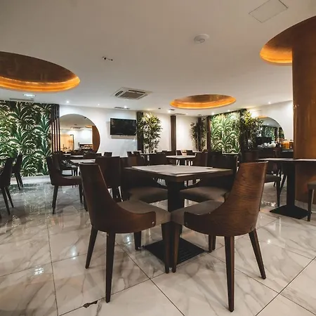 Ξενοδοχείο Mark Hotel 4*