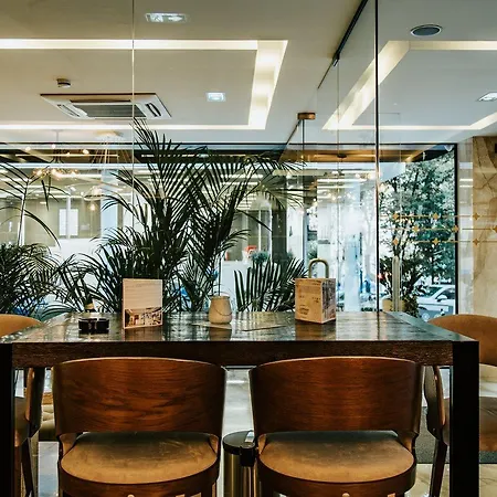 Ξενοδοχείο Mark Hotel 4*